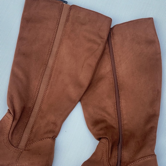 Time And Tru Tall Center Gore Women’s Brown Boot - Picture 5 of 10